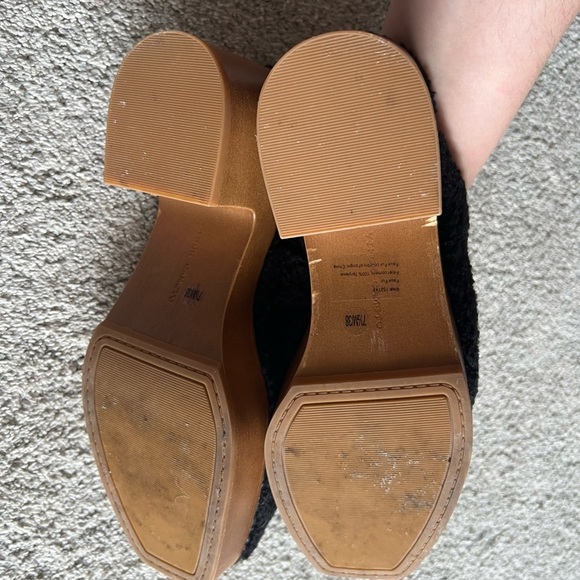 Vince Camuto Rimindel Size 7.5 Faux Sherpa Mules Shoes Chunky Block Heel Clogs - Picture 6 of 6